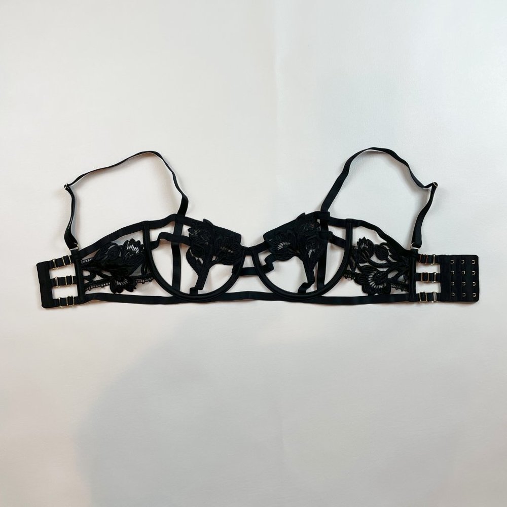 NWOT Victoria's Secret Bra 32DD Very Sexy Balconet Strappy Black Floral B1192